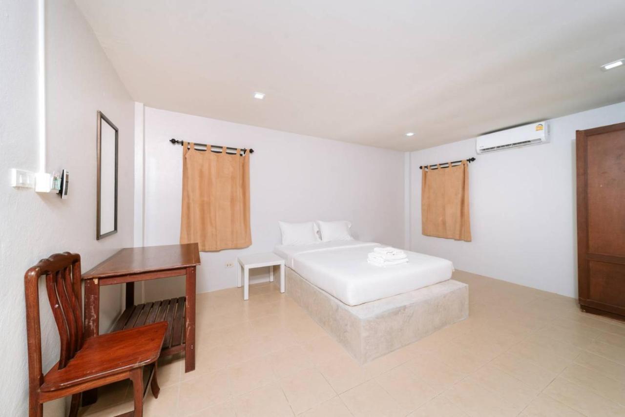 Surfer'S Village Khao Lak Luaran gambar